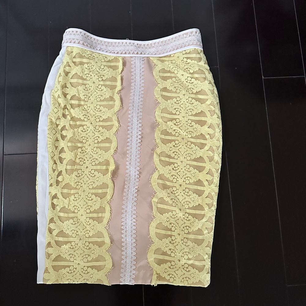 Lace pencil skirt